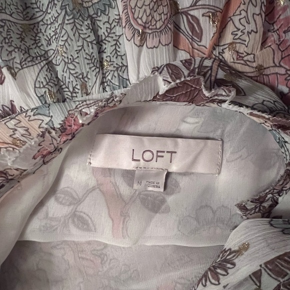 Patterned LOFT blouse! - Picture 4 of 4